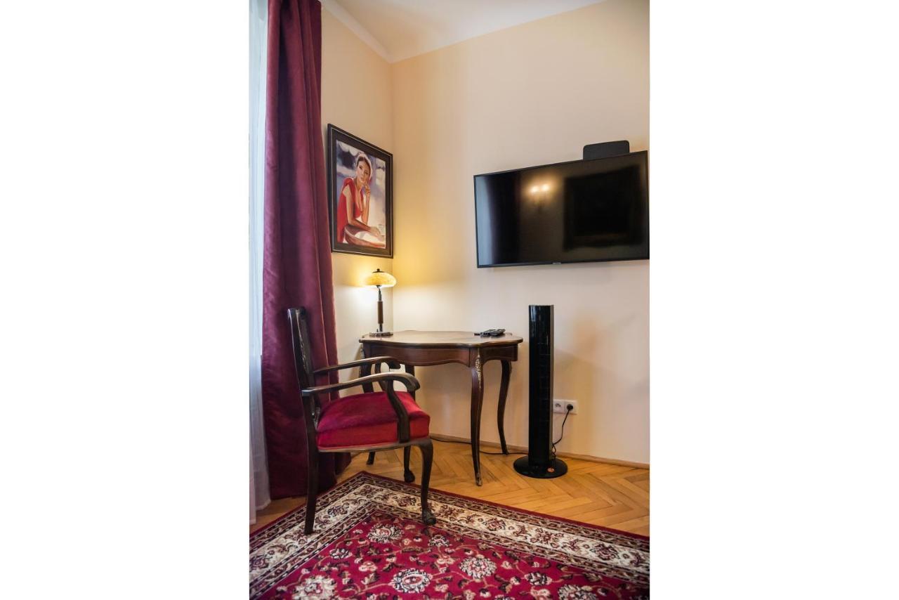Downtown Antique Apartment Varsó Kültér fotó